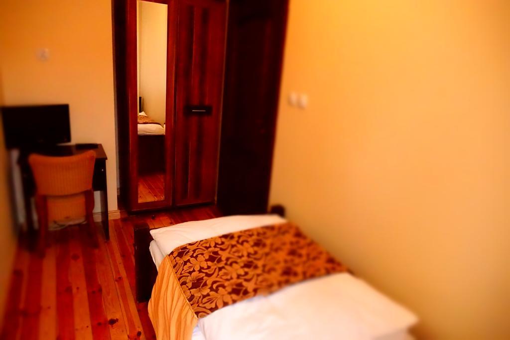 Single Room,266053753:JPEG